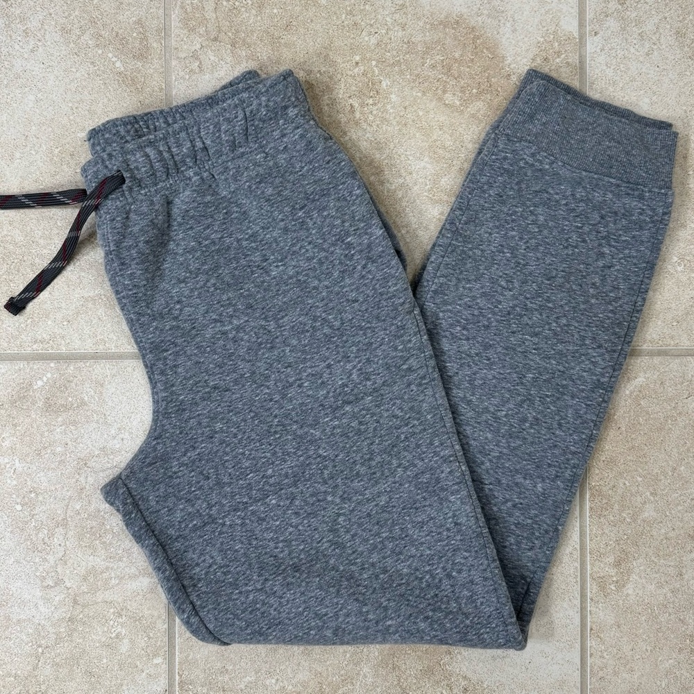 Cat & Jack Boys' Fleece Jogger Pants
Size: XL (16)
Color: Grey